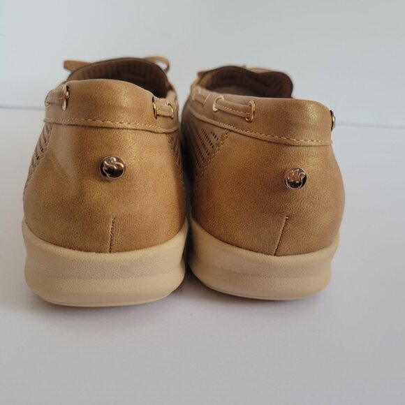 Gloria Vanderbilt Casual Tan Perforated Loafers With Bow 6 - Picture 6 of 7